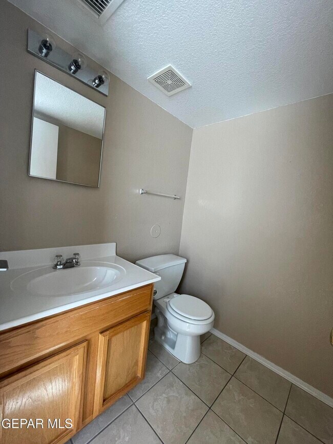 Building Photo - 3677 Tierra Alba Dr
