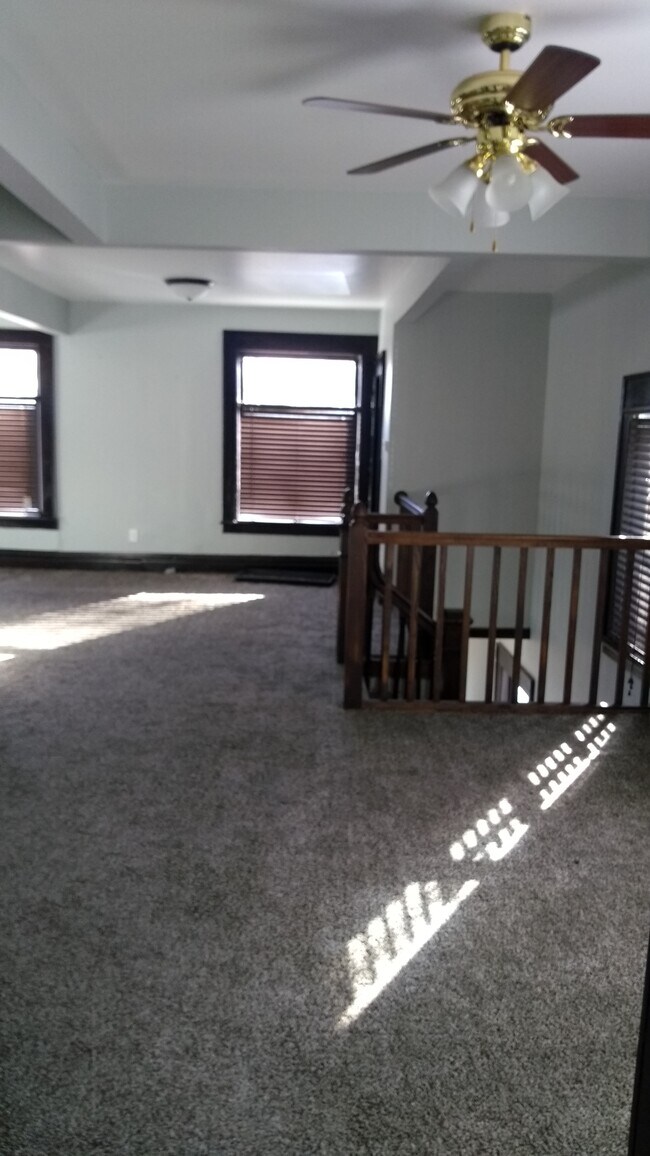 215 N Butler Blvd Unit 2, Lansing, MI 48915 Apartments in Lansing