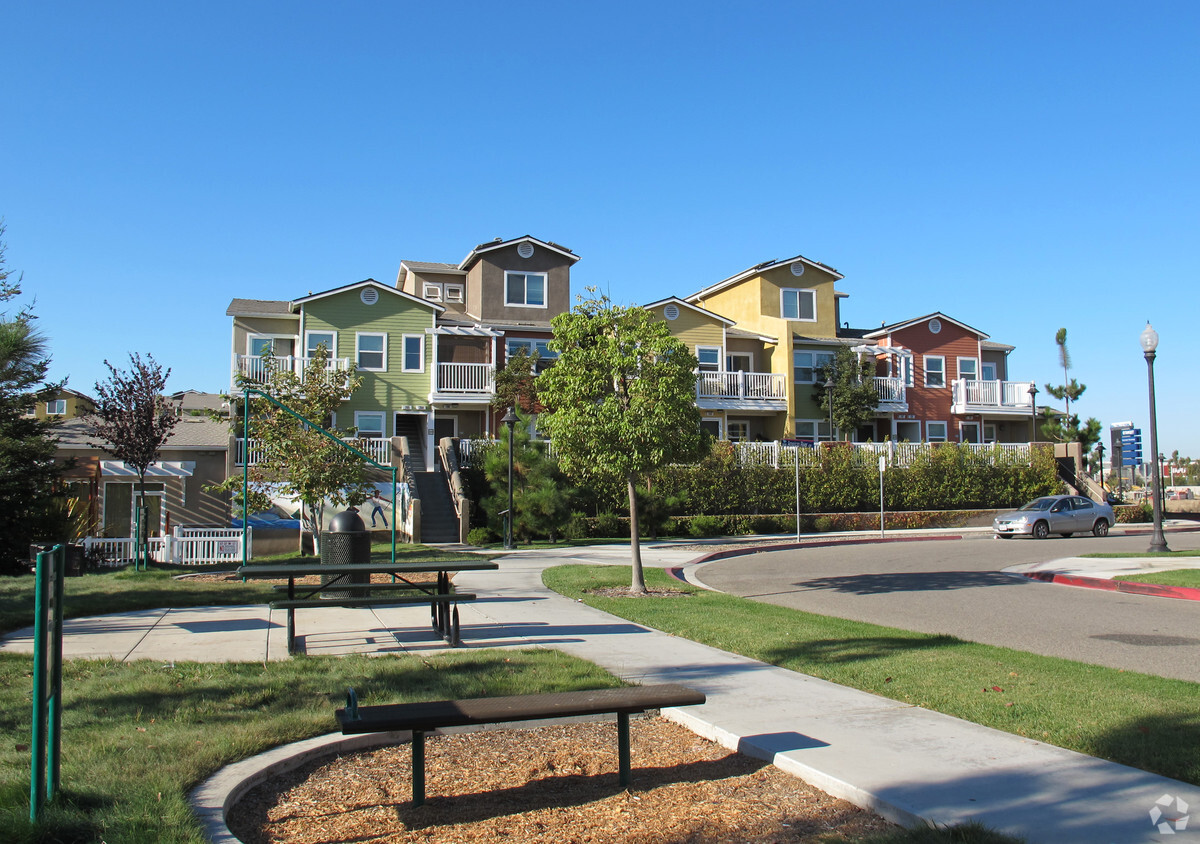 Building Photo - Paseo Santa Clara Apartments