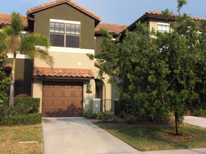 Building Photo - 755 Ventura Dr