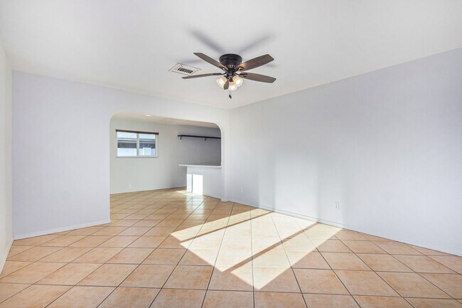 Foto del edificio - Charming 3 bedroom 2 bathroom home in Phoe...