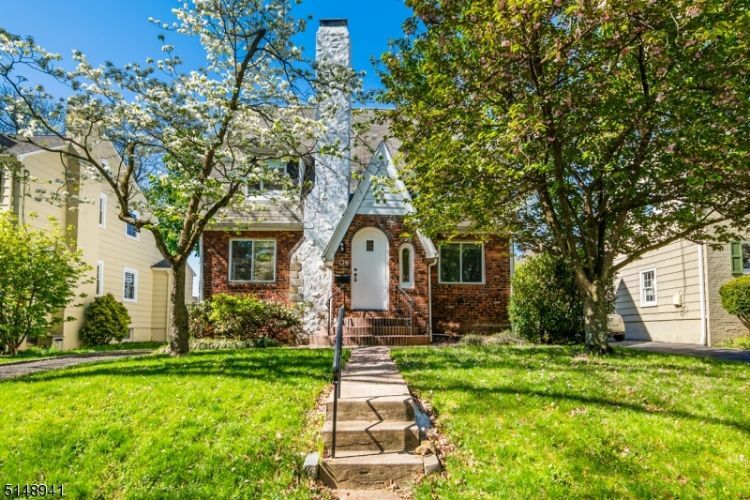 126 Greenwood Dr, Millburn, NJ 07041 House Rental in Millburn, NJ