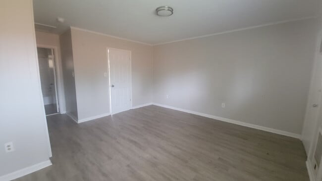 Building Photo - 1 Month free!! Section 8 "Charming 1-Bed Oasis with Modern Comforts in Huntsville – Your Perfect ...