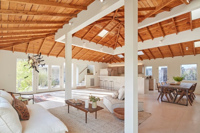 The great room preserves the original vintage architecture - 703 Palms Blvd