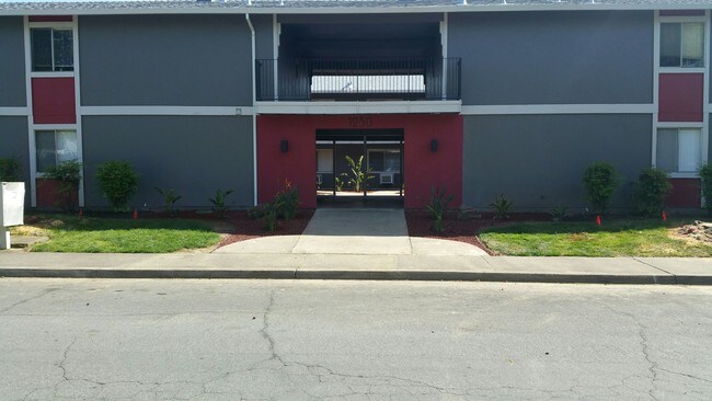 Building Photo - 1210 Kenny Dr