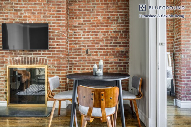 Foto del edificio - 102 E 7th St