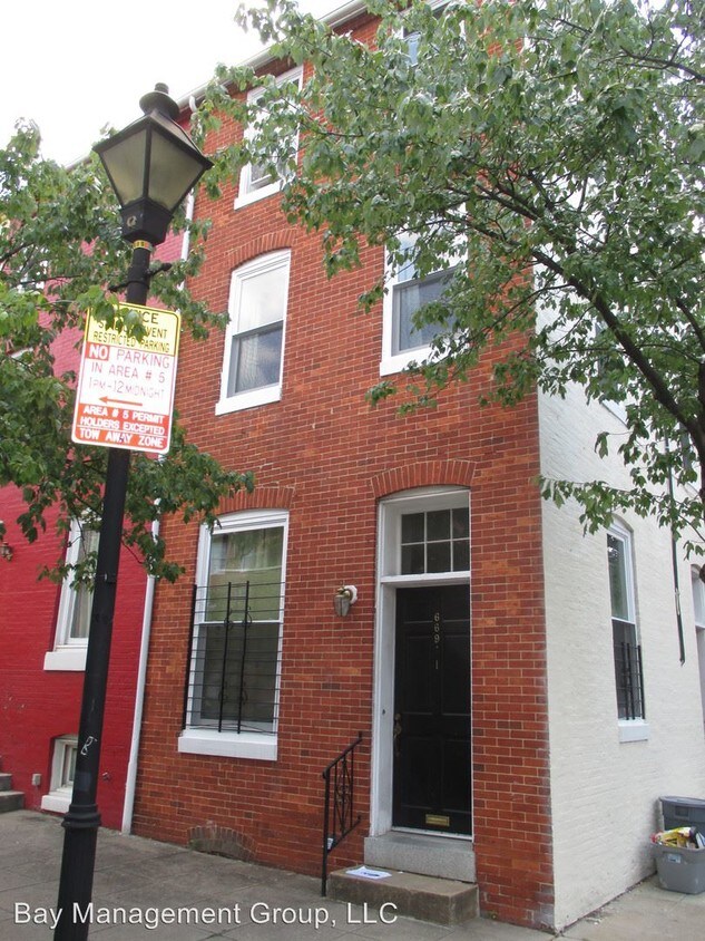 Primary Photo - 669 Portland St