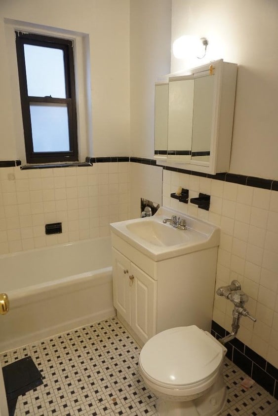 Primary Photo - 45-35 46th St