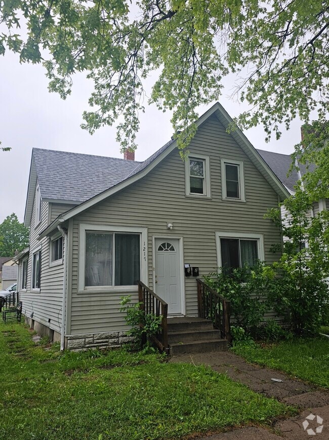Building Photo - 1217 Albemarle St