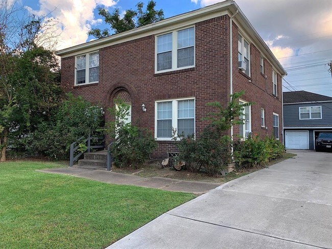 Foto del edificio - 1831 Lombardy St