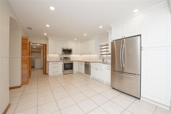 Building Photo - 24595 SW 147th Ave