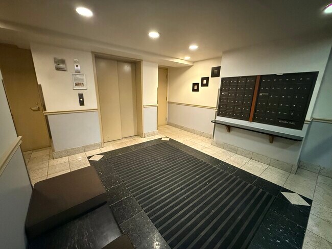 Foto del edificio - 6102 N Sheridan Rd