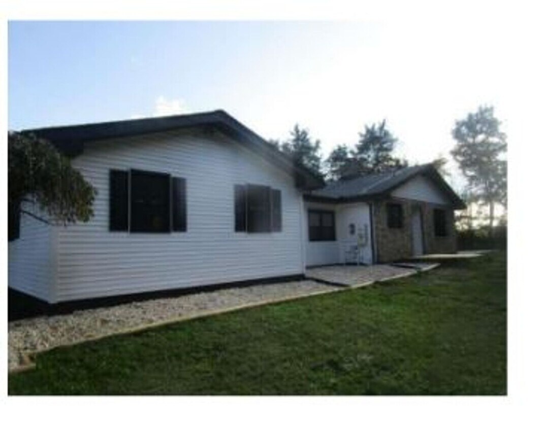 Primary Photo - 3 BR single family