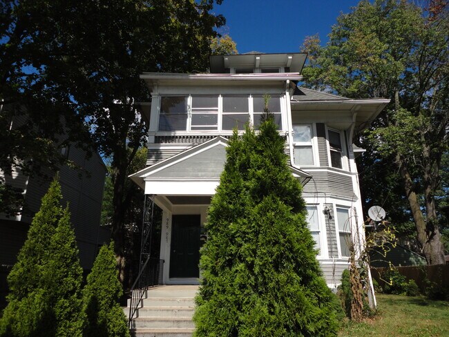Foto del edificio - 985 Whalley Ave