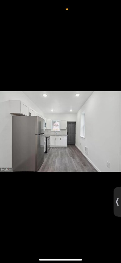 Primary Photo - 5536 Blakemore St