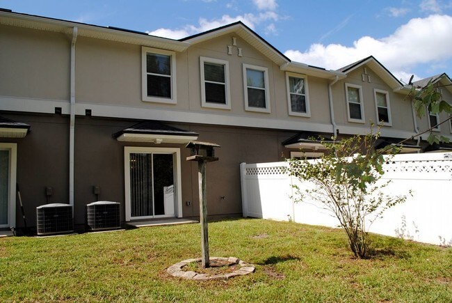 Foto del edificio - 212 Leese Dr