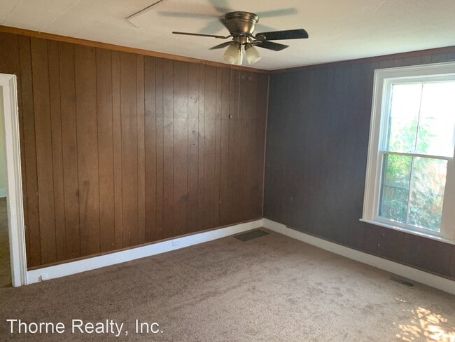 Building Photo - 3 br, 1.5 bath House - 403 W. Howard Ave