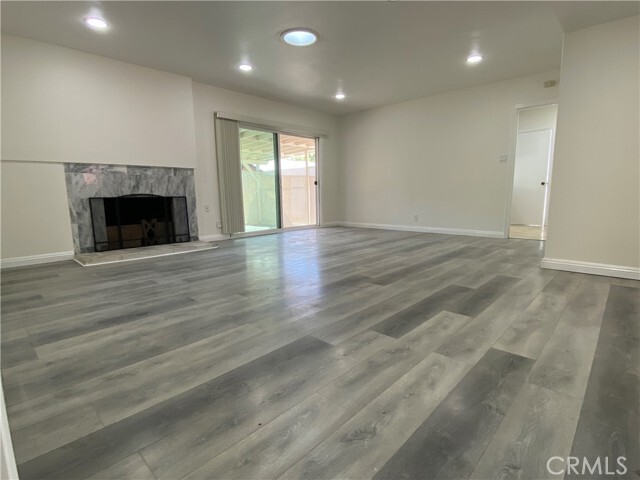 Building Photo - 1770 W Minerva Ave