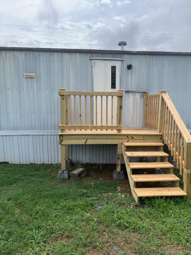 Building Photo - 108 Joe Dyar Rd