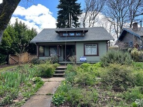 Building Photo - 1266 W 5th Ave