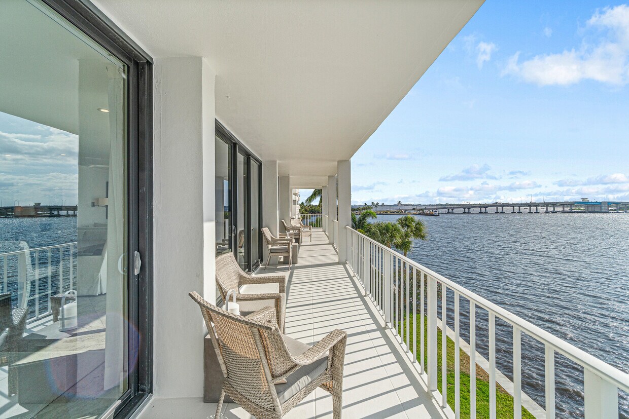 Primary Photo - 2784 S Ocean Blvd