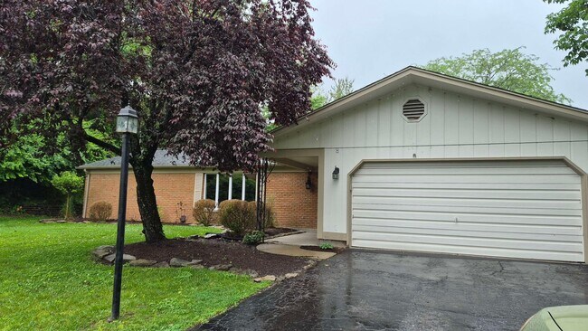 Foto del edificio - 6881 Walnut Creek Ct