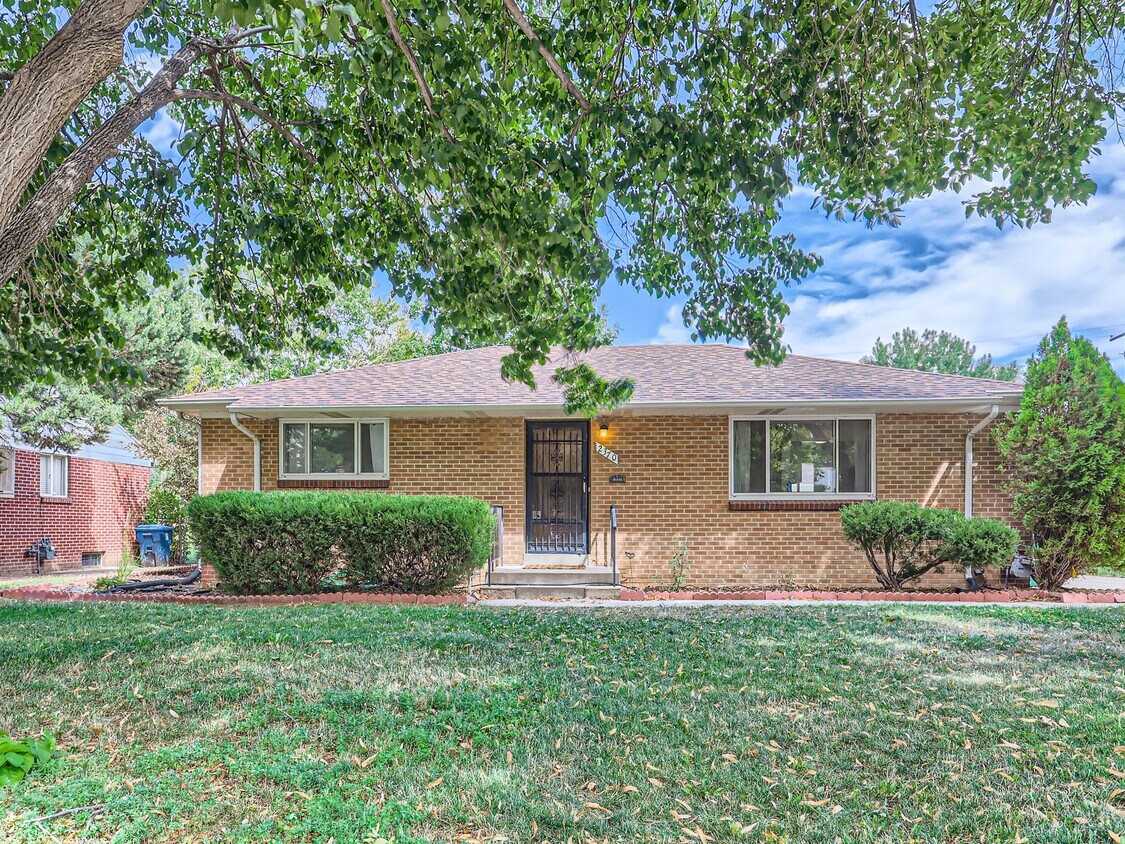 2370 Kingston St, Aurora, CO 80010 House Rental in Aurora, CO