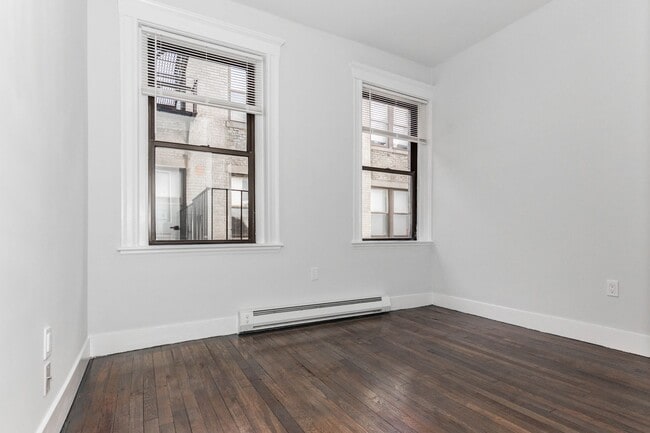 Building Photo - >>>Great 3 Bed in Fenway with Washer and Dryer!!