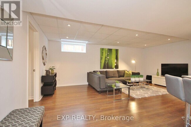 Photo du bâtiment - 19 Summerwind Crescent