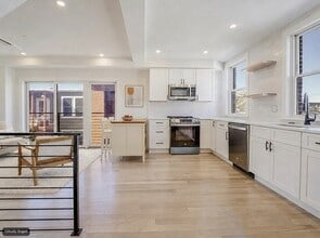 Building Photo - 59 Gove St