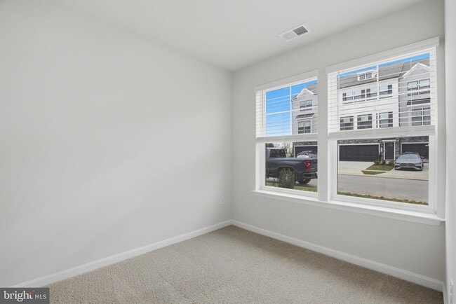 Building Photo - 332 Ensemble Wy