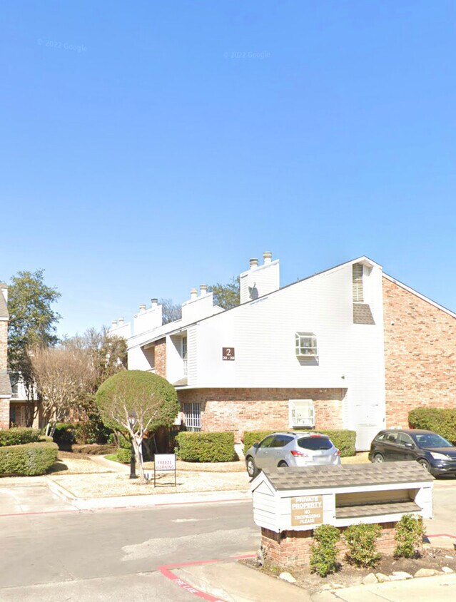 Foto del edificio - 12921 Abrams Rd