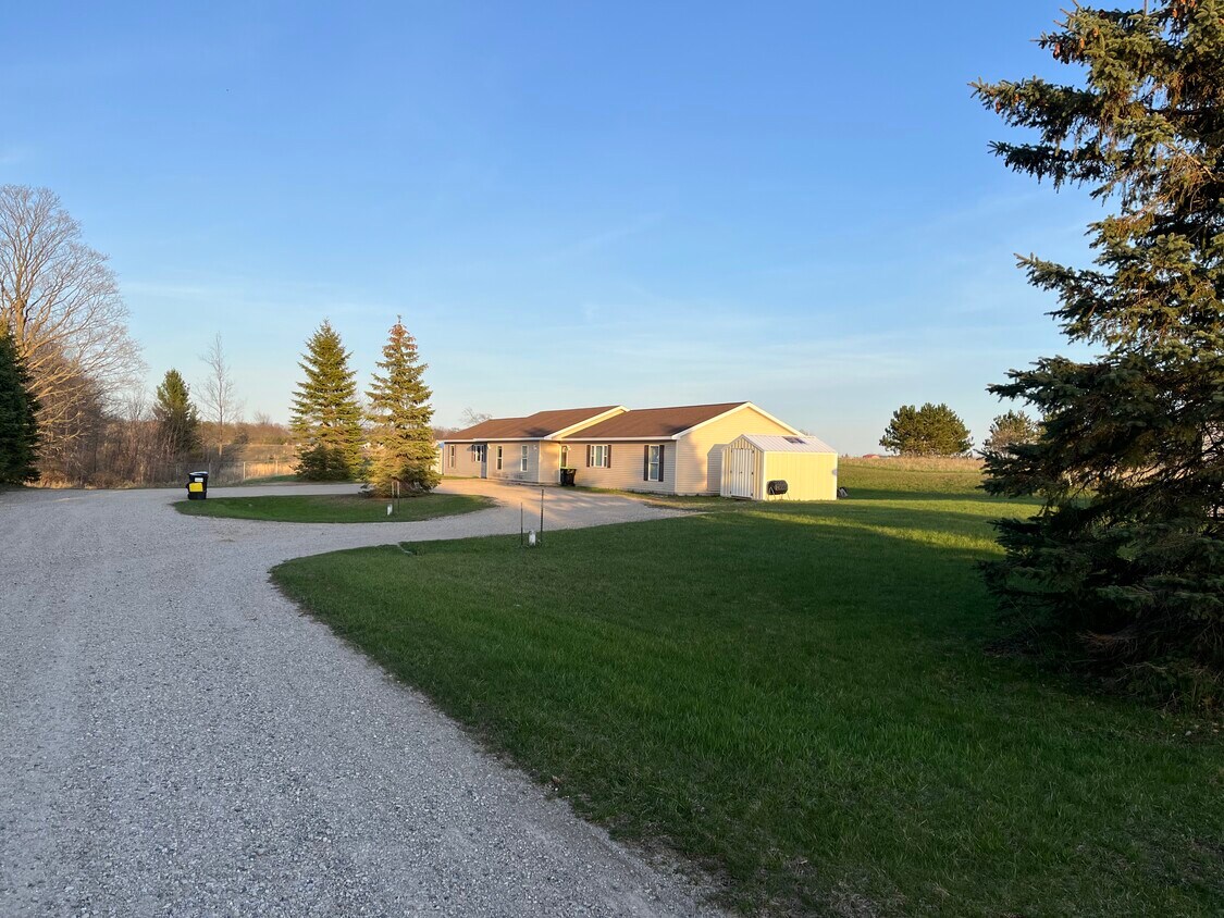 Foto principal - 5519 Up North Dr