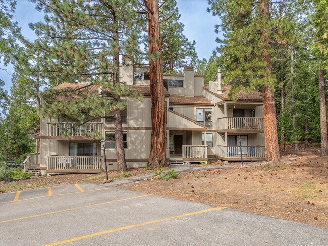 Foto del edificio - SKI LEASE: Townhome w/Fireplace, 2 Decks &...