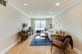 Building Photo - 711 Clinton St