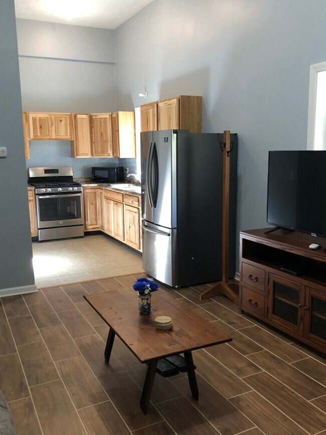 Kitchen - 15784 Wing Rd