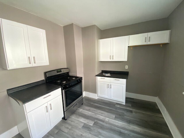 Kitchen - 81 Hagen St