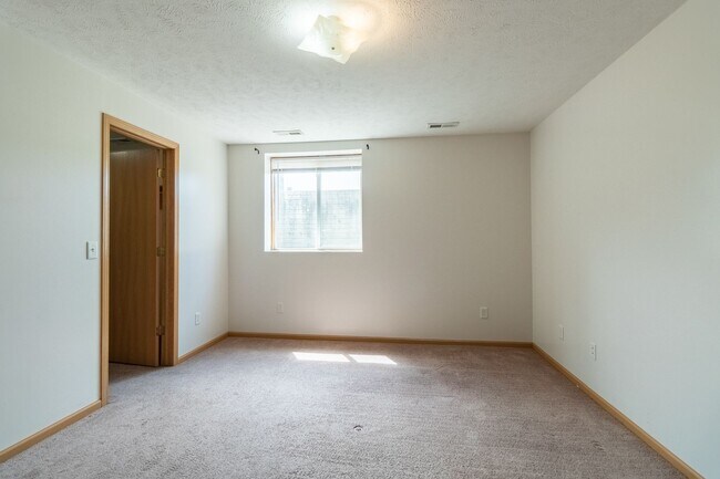 Building Photo - Renter's Dream with Brand New Flooring, Gr...