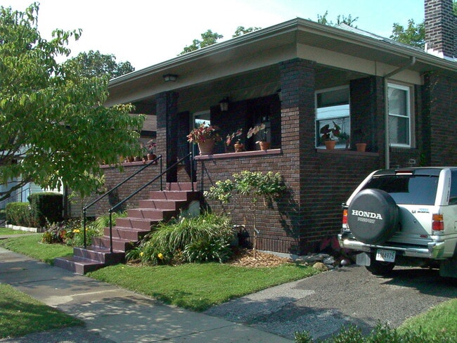 Photo - 331 Pearl St House