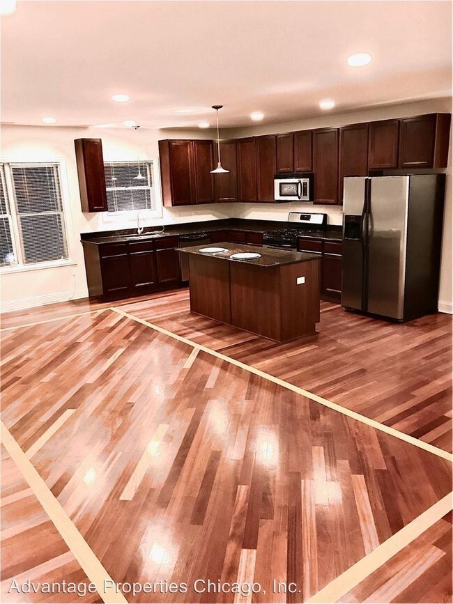 Foto del edificio - 3 br, 2 bath Apartment - 548 E 50th Street