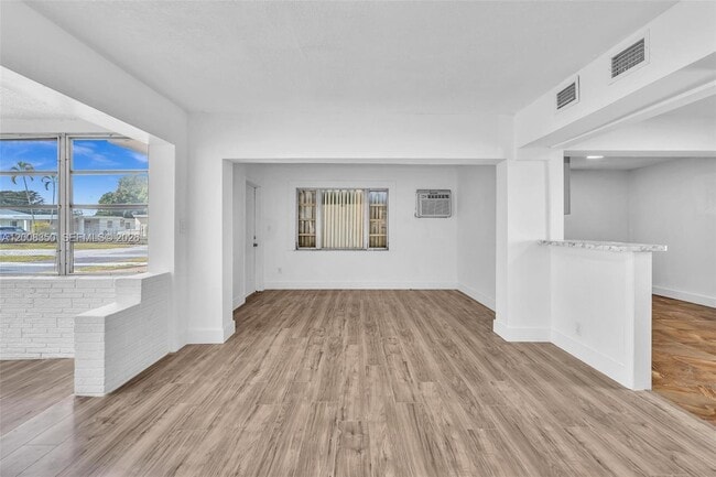 Building Photo - 1824 NW 25th Ave