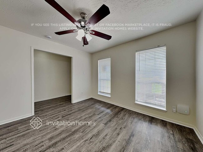 Foto del edificio - 18002 Woodgum Dr