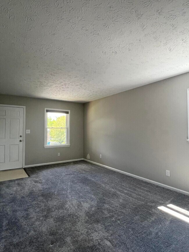 Building Photo - 301 Poage Ct