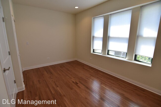 Foto del edificio - 953-959 W Fletcher St