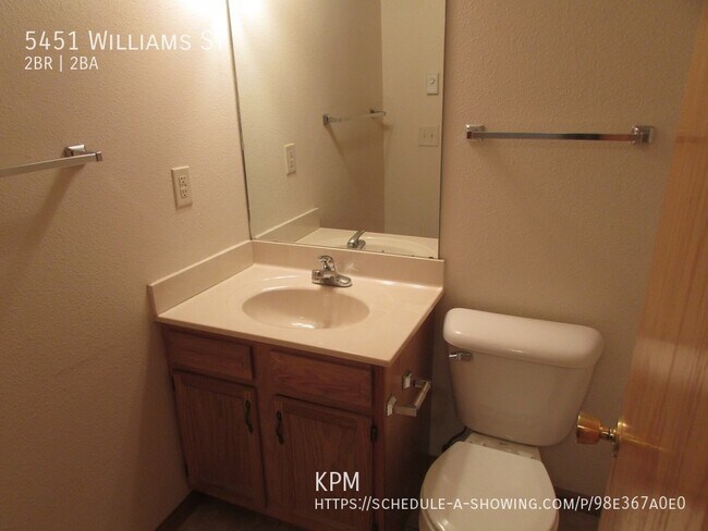 Building Photo - * PENDING APPLICATION * 2 BEDROOM | 1 1/2 ...