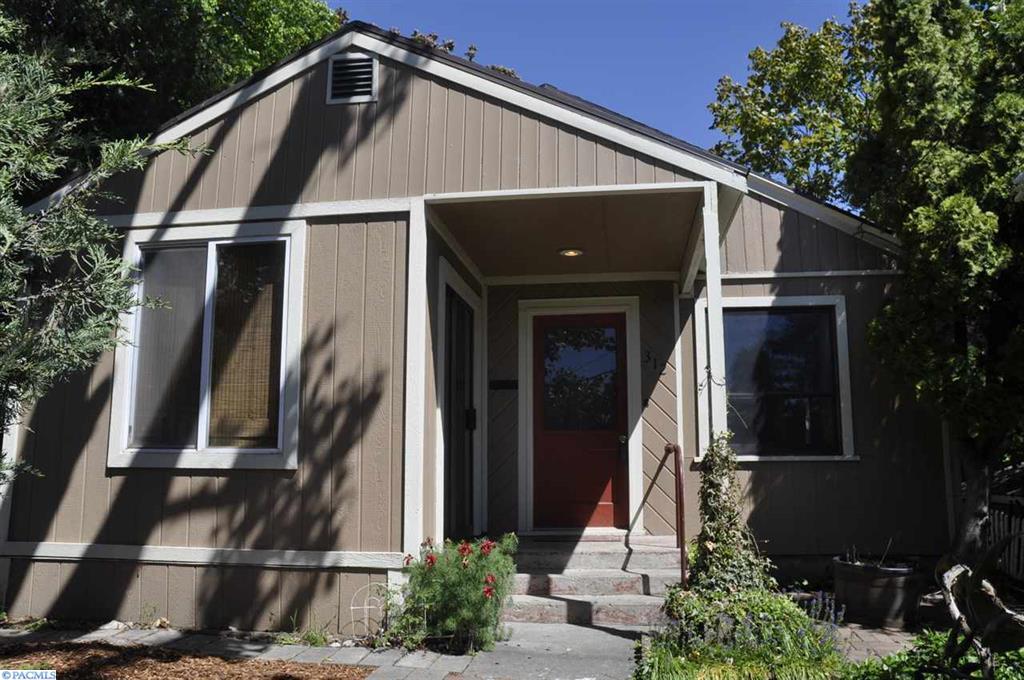Primary Photo - 312 NW Harrison St