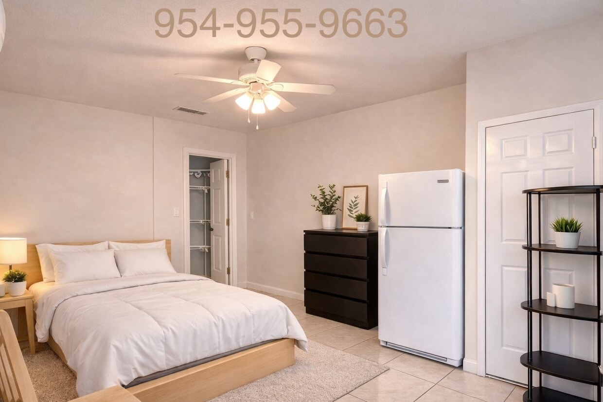 Photo - 6281 Thomas St (Hollywood, FL)