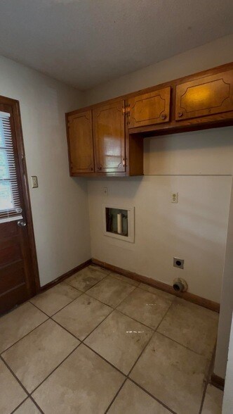 Foto del edificio - 3611 Naylor Dr