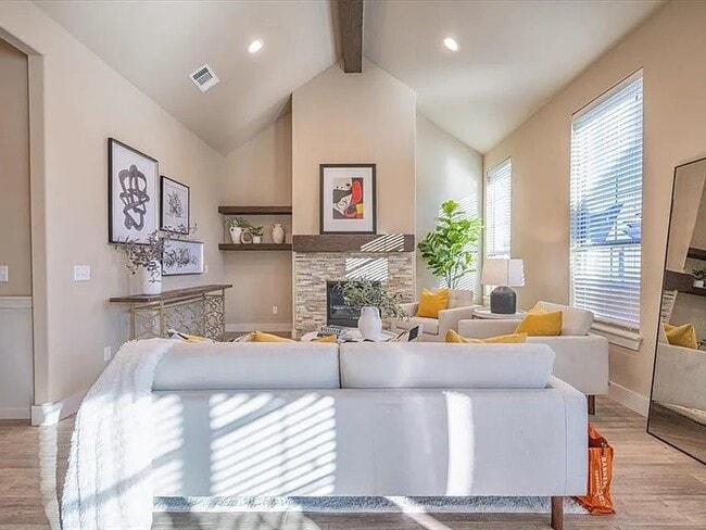 Foto del edificio - 1221 Pebble Pond Dr