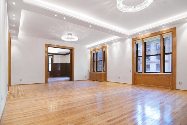 Building Photo - 873 7th Ave